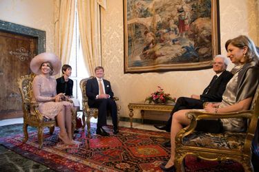 La reine Maxima et le roi Willem-Alexander des Pays-Bas avec le président italien Sergio Mattarella et sa fille Laura à Rome, le 20 juin 2017
