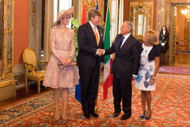 La reine Maxima et le roi Willem-Alexander des Pays-Bas avec le président du Sénat Pietro Grasso et sa femme à Rome, le 20 juin 2017