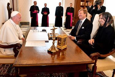 La reine Maxima et le roi Willem-Alexander des Pays-Bas avec le pape François au Vatican, le 22 juin 2017
