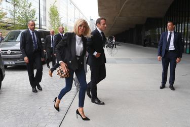 Emmanuel Macron et son épouse Brigitte arrivent à Station F.