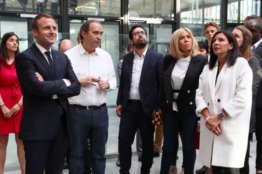 Emmanuel Macron, Xavier Niel, Mounir Mahjoubi, Brigitte Macron et Anne Hidalgo lors de l'inauguration de Station F.