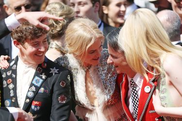 Nicole Kidman, Elle Fanning et toute l&#039;équipe de «How To Talk To Girls At Parties» à Cannes, le 21 mai 2017.