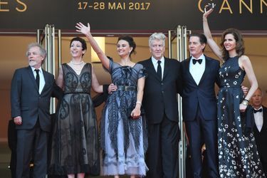 Kyle MacLachlan, Desiree Gruber, Sabrina Sutherlan, David Lynch et son épouse Emily Stofle à Cannes le 25 mai 2017.