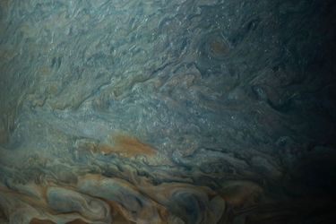 Les énigmatiques nuages de Jupiter.