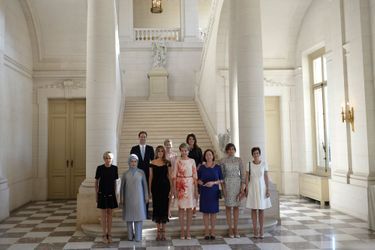 Brigitte Macron, Melania Trump, les «premières dames» et Gauthier Destenay au Château de Laeken, reçus par l&#039;épouse du roi Philippe, la reine Mathilde.