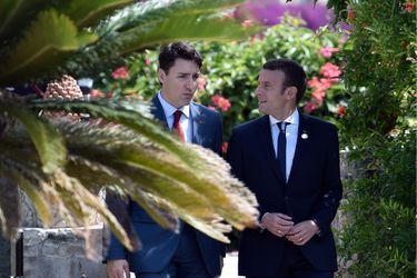 Emmanuel Macron et Justin Trudeau, vendredi à Taormina (Sicile).