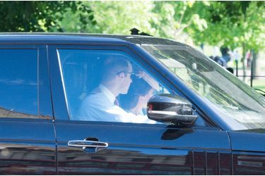Kate Middleton et le prince William quittent Kensington palace pour se rendre au mariage de Pippa Middleton, samedi 20 mai