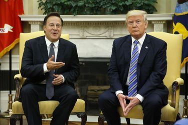 Juan Carlos Varela et Donald Trump dans le Bureau ovale, le 19 juin 2017.