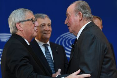  L&#039;ancien roi Juan Carlos avec Donald Tusk, Antonio Tadjani et Jean-Claude Juncker à Strasbourg, le 1er juillet 2017