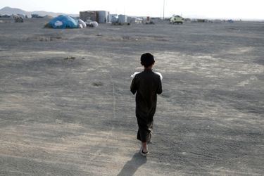 Un petit garçon dont la famille a fui les combats à Raqqa, le 1er juillet 2017.