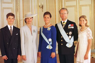 La princesse Madeleine de Suède avec ses parents, sa soeur et son frère, le 14 juillet 1995