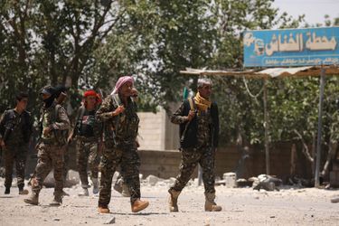 La force kurdo-arabe soutenue par les Etats-Unis a repris son premier quartier dans l&#039;ouest de Raqqa, fief du groupe Etat islamique (EI) en Syrie.