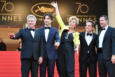 Dustin Hoffman, Noah Baumbach, Emma Thompson, Ben Stiller et Adam Sandler à Cannes, le 21 mai 2017.