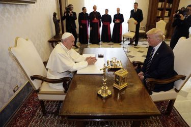 Rencontre entre le pape François et Donald Trump.