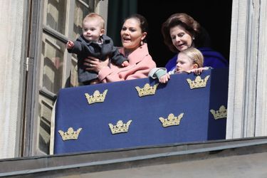 La reine Silvia, les princesses Victoria et Estelle et le prince Oscar à Stockholm, le 30 avril 2017