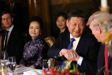 Peng Liyuan, Xi Jinping et Donald Trump à Mar-a-Lago, le 6 avril 2017.