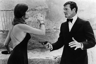 Roger Moore et Barbara Bach dans «L'espion qui m'aimait» en 1977