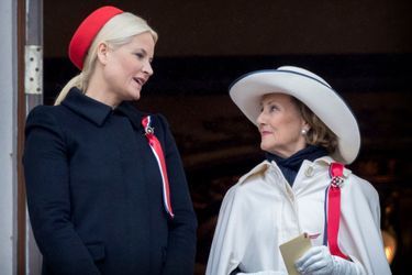 La princesse Mette-Marit et la reine Sonja de Norvège à Oslo, le 17 mai 2017