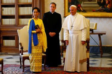 Aung San Suu Kyi et le pape François au Vatican, le 4 mai 2017.