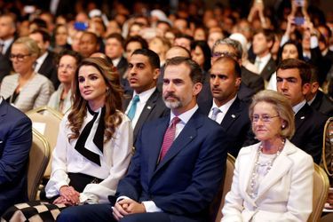 La reine Rania de Jordanie avec le roi Felipe VI d&#039;Espagne dans la région de la mer Morte, le 20 mai 2017