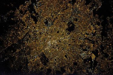 La capitale et la petite couronne: 6,7 millions d&#039;habitants, le record de densité en France.