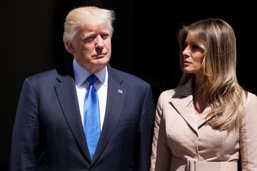 Donald et Melania Trump ont accueilli jeudi Emmanuel Macron à l&#039;ambassade des Etats-Unis à Bruxelles. 