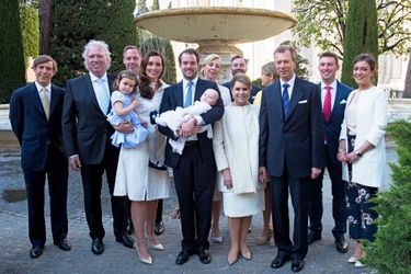 Le prince Liam de Luxembourg avec la famille grand-ducale et celle de la princesse Claire au Vatican, le 22 avril 2017