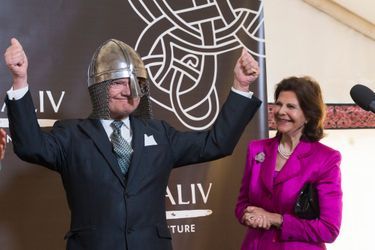 La reine Silvia et le roi Carl XVI Gustaf de Suède à Stockholm, le 28 avril 2017
