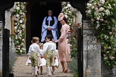 Kate Guide Les Enfants D&#039;honneurs Du Mariage De Pippa Middleton, Dont Le Prince George Et La Princesse Charlotte 4