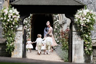 Kate Guide Les Enfants D'honneurs Du Mariage De Pippa Middleton, Dont Le Prince George Et La Princesse Charlotte 6