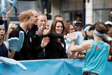 Kate Middleton, Les Princes William Et Harry Au Marathon De Londres, Dimanche 23 Avril 2017  33