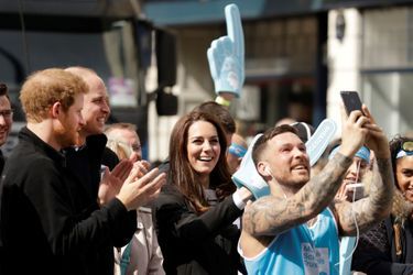 Kate Middleton, Les Princes William Et Harry Au Marathon De Londres, Dimanche 23 Avril 2017  35