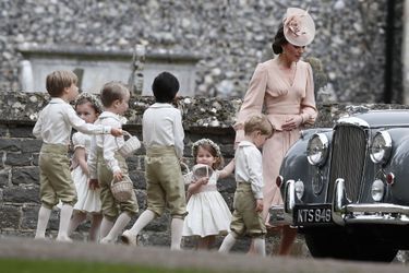 Le Prince George Et La Princesse Charlotte Au Mariage De Leur Tante Pippa Middleton 13