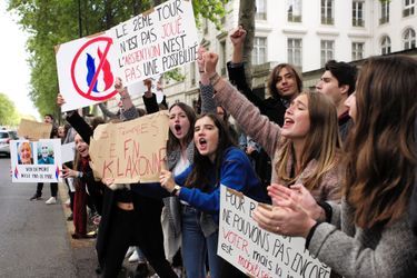 Manifestation à Paris, le 27 avril 2017.