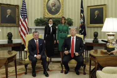 Melania Trump et la reine Rania de Jordanie et leurs époux respectifs Donald Trump et le roi Abdallah de Jordanie à la Maison Blanche, le 5 avril 2017.