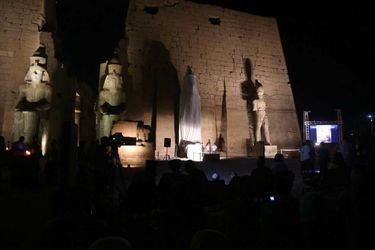 Le colosse de Ramsès II dévoilé mercredi à Louxor (Egypte).