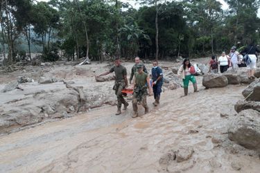 Une Coulée De Boue Dans Le Sud De La Colombie Fait Plus De 200 Morts 16
