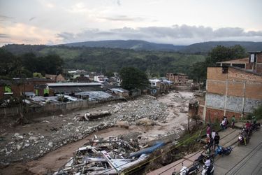 Une Coulée De Boue Dans Le Sud De La Colombie Fait Plus De 200 Morts 4