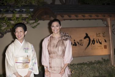 La princesse Victoria de Suède avec la princesse Takamado du Japon à Tokyo, le 19 avril 2017