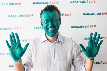 Alexeï Navalny recouvert de désinfectant indélébile, le 20 mars 2017.