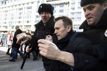 Alexeï Navalny arrêté lors de la manifestation à Moscou, le 26 mars 2017.