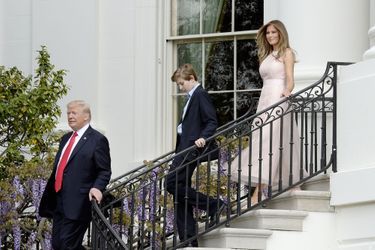 Donald, Barron et Melania Trump à la Maison Blanche pour la chasse aux oeufs de Pâques, le 17 avril 2017.