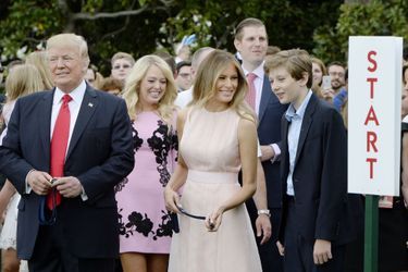 Donald, Tiffany, Eric, Melania et Barron Trump à la Maison Blanche pour la chasse aux oeufs de Pâques, le 17 avril 2017.