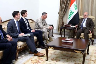 Jared Kushner reçu par le Premier ministre irakien Haider al-Abadi à Bagdad, le 3 avril 2017.