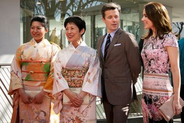 La princesse Mary et le prince Frederik de Danemark avec les princesse Hisako et Tusguko de Takamado à Tokyo, le 27 mars 2015