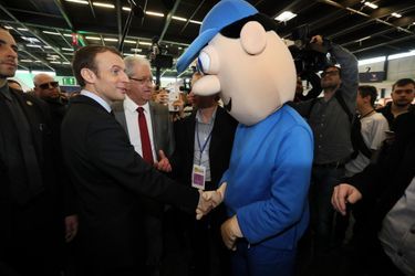 Emmanuel Macron visite les 44ème Olympiades des métiers à Bordeaux, en mars 2017. 
