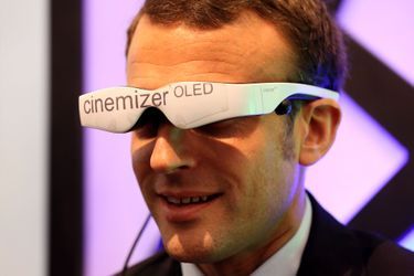 Emmanuel Macron visite le salon Futurapolis sur le thème des innovations numériques à Toulouse, le 4 Novembre 2016. 