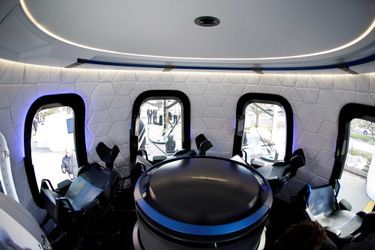 La capsule de Blue Origin, présentée par son PDG Jeff Bezos.