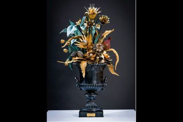 Flora Fantastica Ci-dessus, sculpture d’apparat d’après Chrystiane Charles, 250 kilos, fondue et montée dans l’atelier.