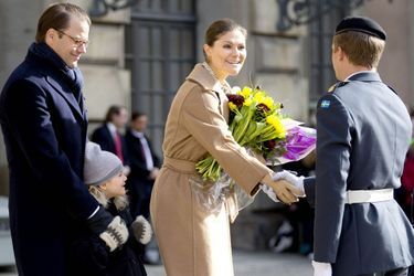 La princesse Victoria de Suède avec le prince Daniel et la princesse Estelle à Stockholm, le 12 mars 2017, jour de la Ste Victoria